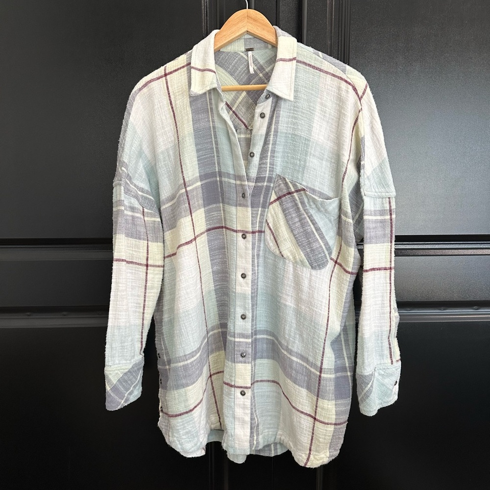 Free People rainy day plaid button down flannel shirt tunic. Oversized. Size M.
